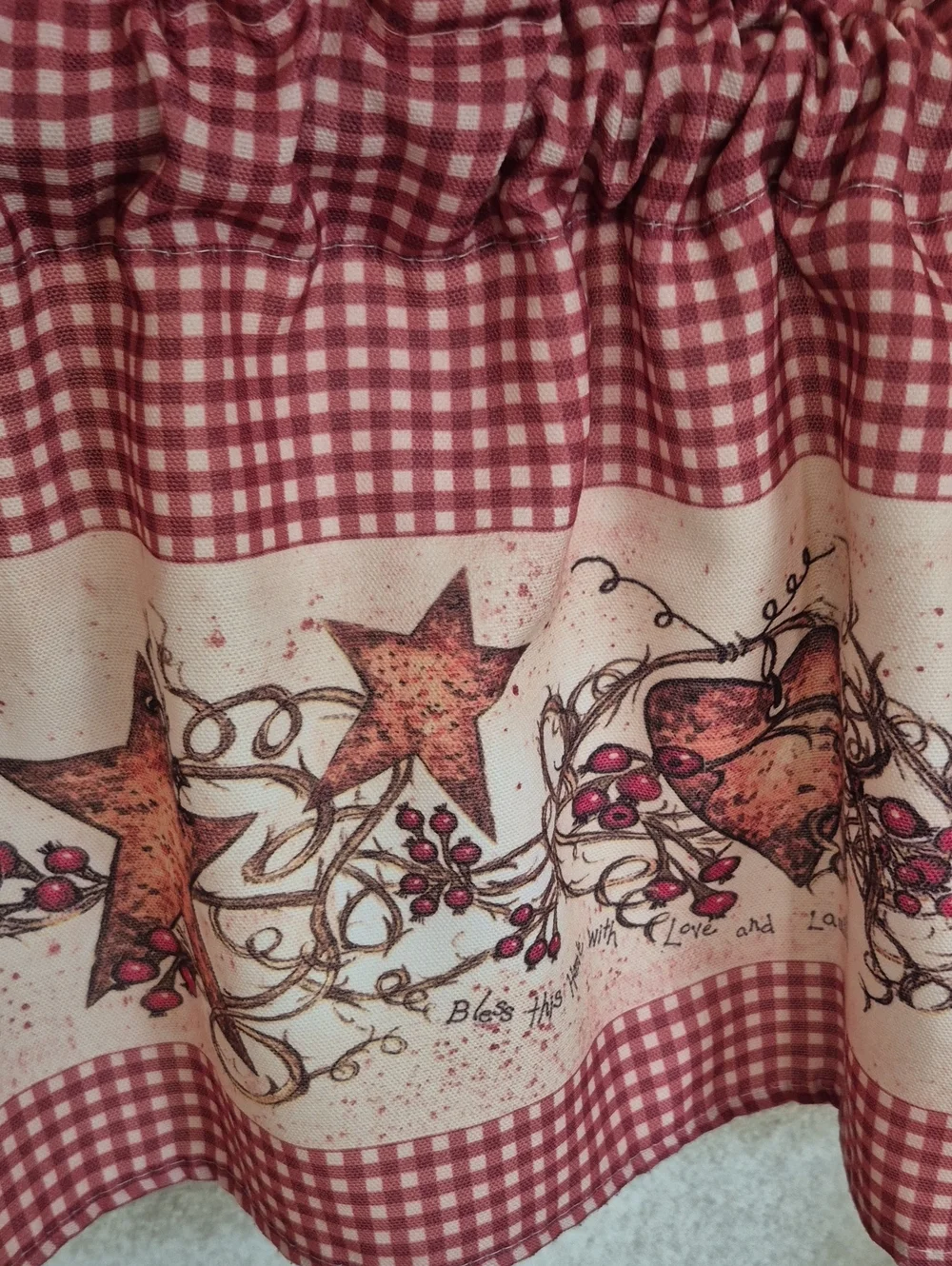 Red Gingham Heart & Star Valance 72x14